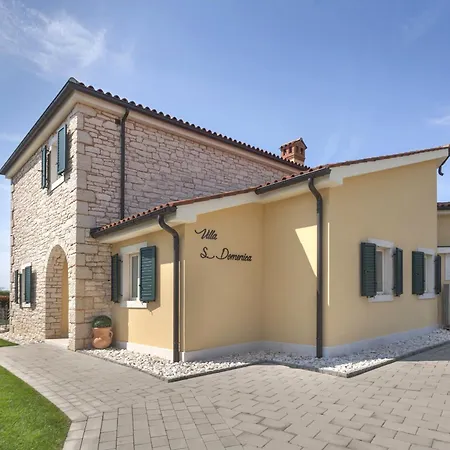 Santa Domenica Near Porec With Play Room, Beautiful Tavern & Garden Βίλα *