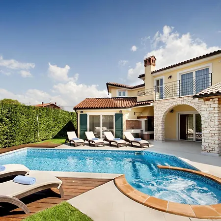 Santa Domenica Near Porec With Play Room, Beautiful Tavern & Garden *