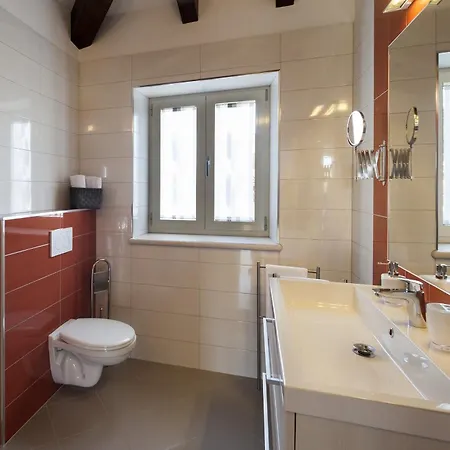 Βίλα Santa Domenica Near Porec With Play Room, Beautiful Tavern & Garden