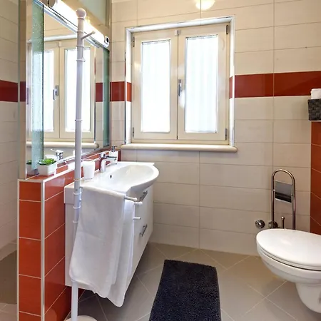 Santa Domenica Near Porec With Play Room, Beautiful Tavern & Garden Βίλα *
