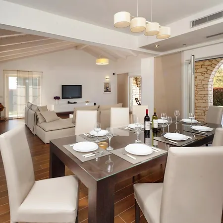 Santa Domenica Near Porec With Play Room, Beautiful Tavern & Garden Labinci