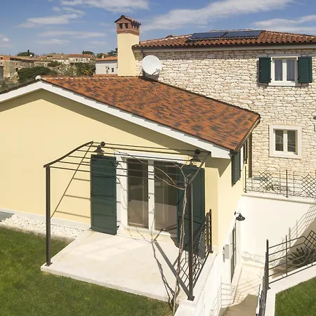 Βίλα Santa Domenica Near Porec With Play Room, Beautiful Tavern & Garden