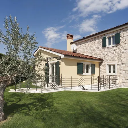 Santa Domenica Near Porec With Play Room, Beautiful Tavern & Garden Βίλα Labinci